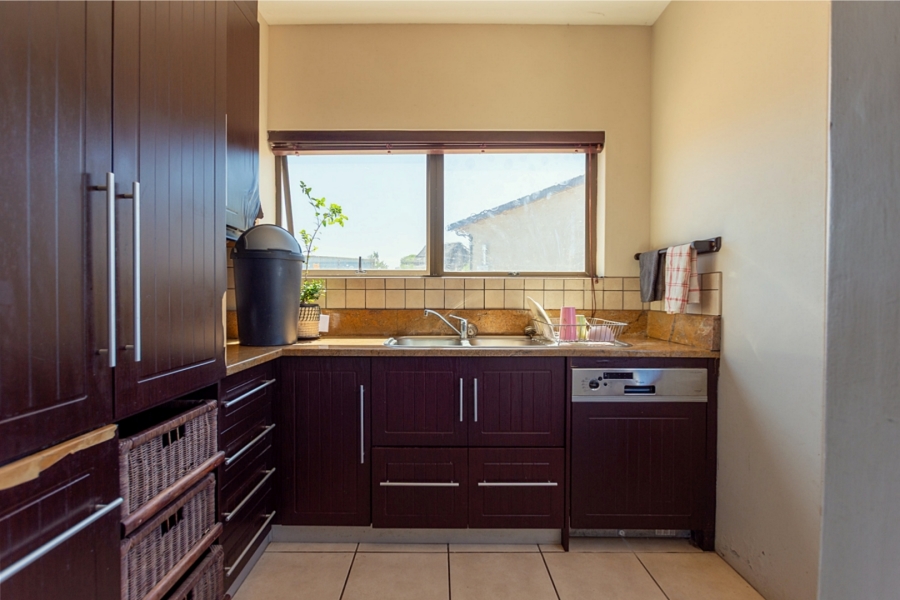 4 Bedroom Property for Sale in Myburgh Park Western Cape